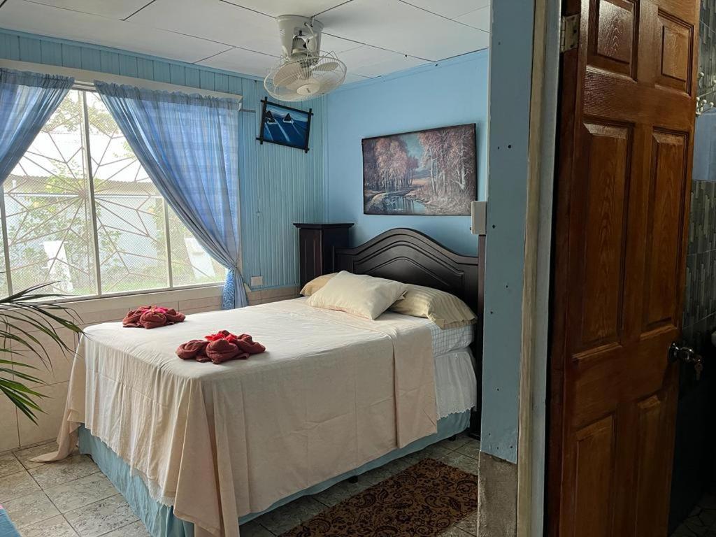 Hotel Margarita Sierpe Kültér fotó