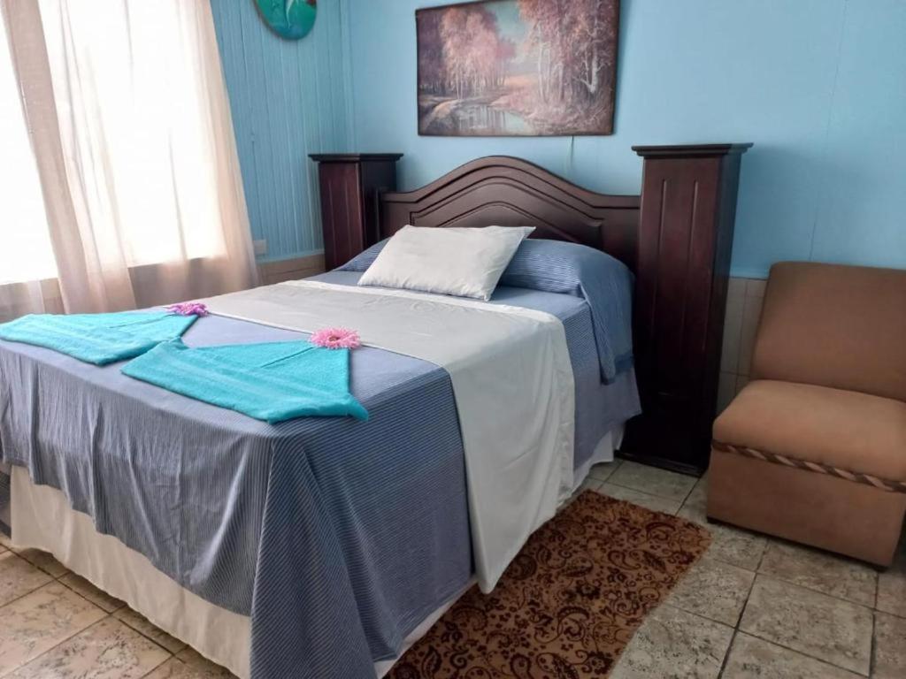 Hotel Margarita Sierpe Kültér fotó