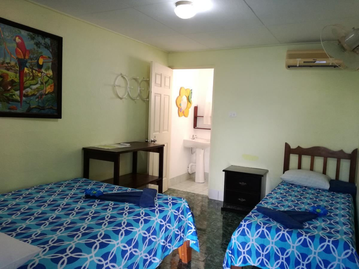 Hotel Margarita Sierpe Kültér fotó