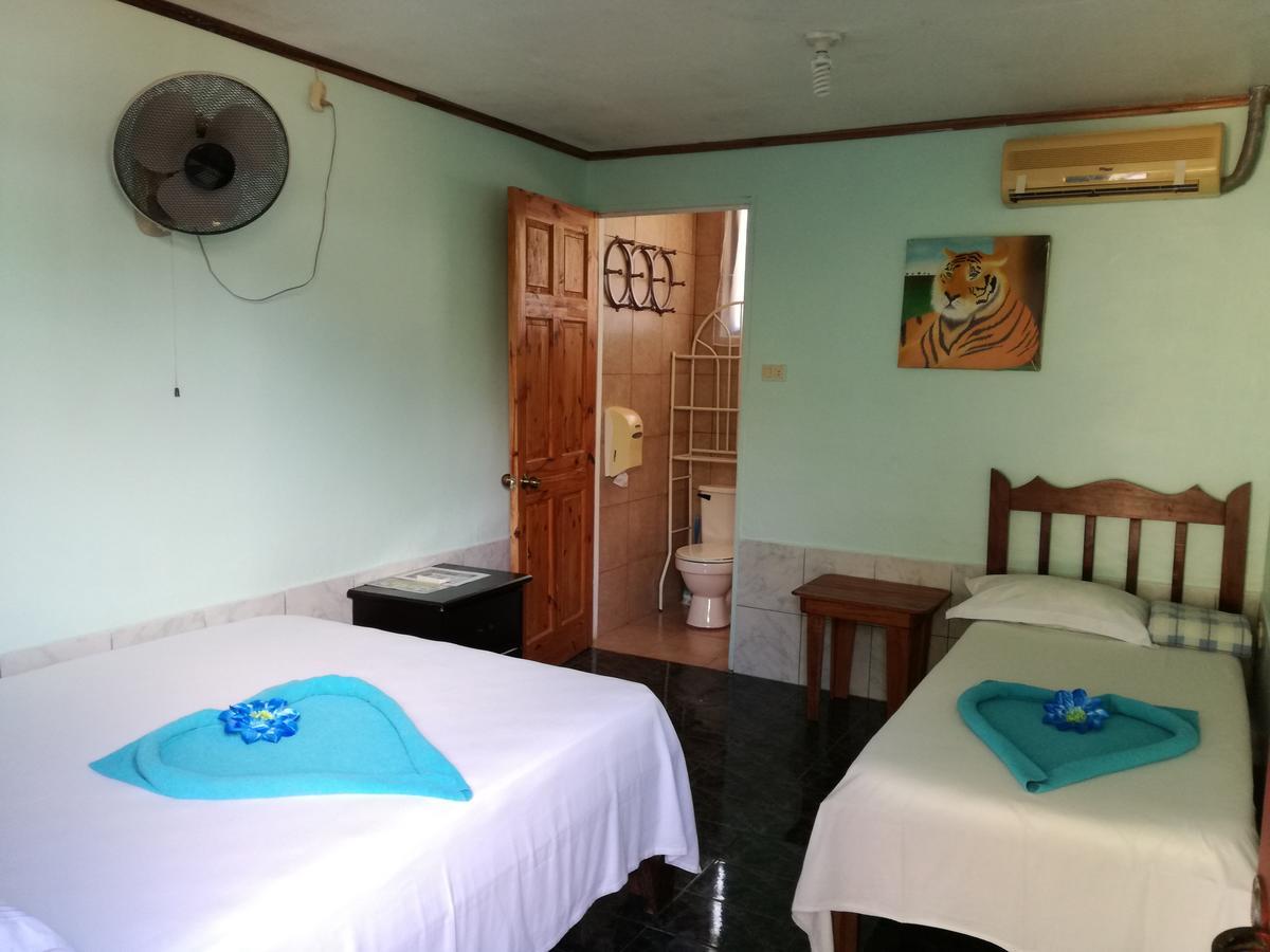 Hotel Margarita Sierpe Kültér fotó